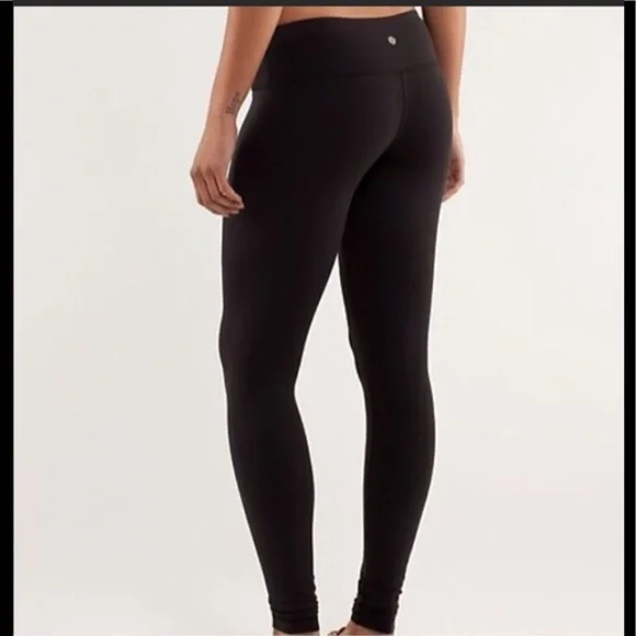 11. Lululemon Wunder Under Black Swan Sweater Print 4 - Picture 4 of 8